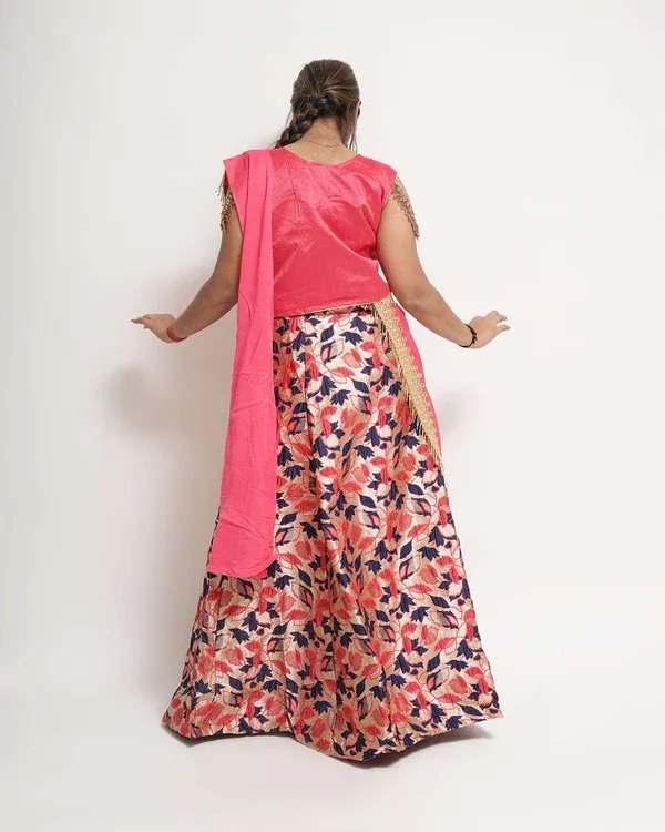 Banarsi silk with CANCAN ready-to-wear set 119, view 3